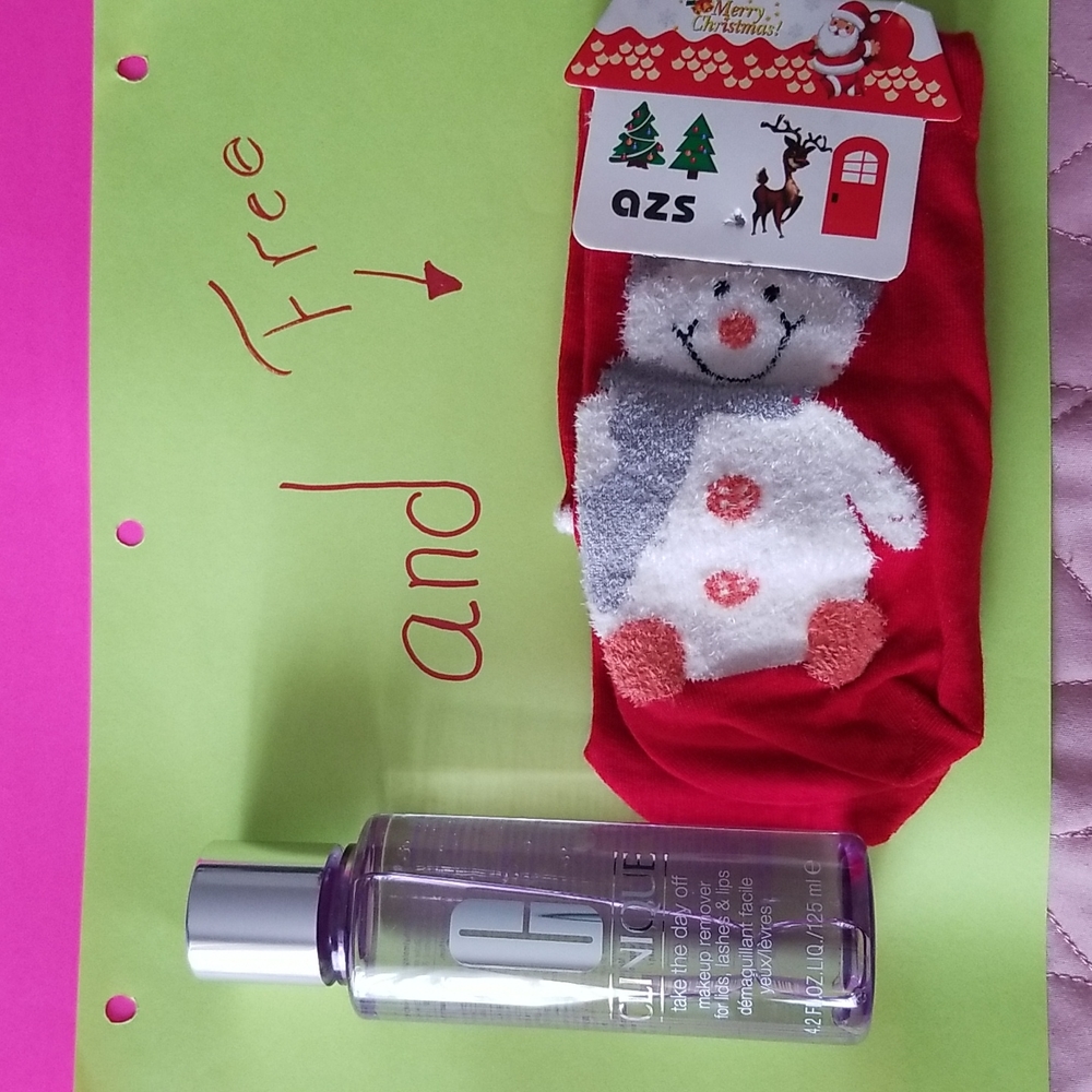 Make up remover + free pair of socks!